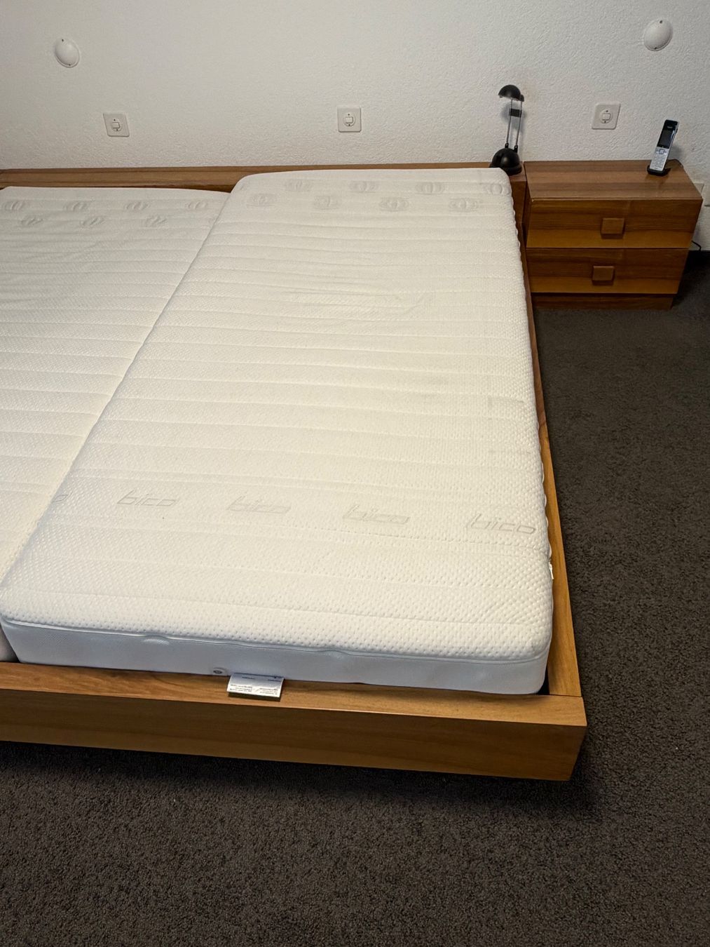 Letti: Komplettes Schlafzimmer oder Einzelteile – Usato da Niederuzwil venduto da UB9552 4