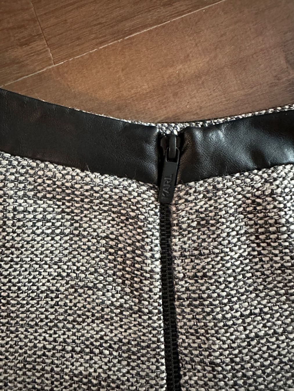 Karl Lagerfeld Gonne: Karl Lagerferld mini skirt - FR 38 – Usato da St-Sulpice VD venduto da juhdu 2