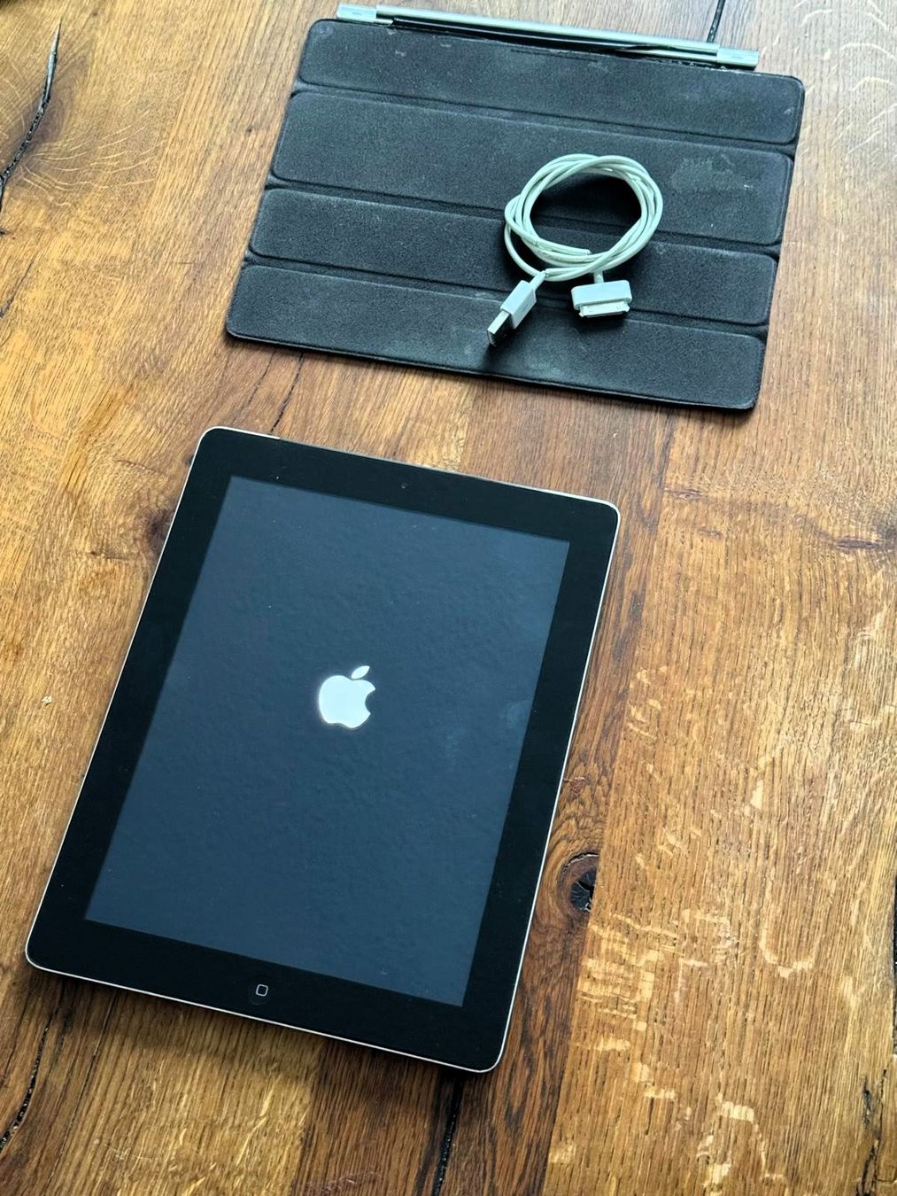 Apple Tablet PC: Apple iPad 2 WLAN + Cellular (mit SIM Karten verwendbar) – Gebraucht aus Sempach von sta_p662 2