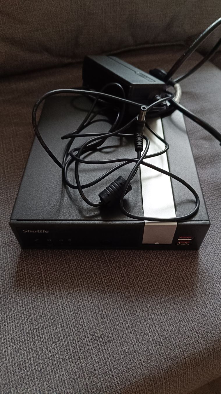 PC: Shuttle Barebone DL2000EP: Kompakter PC für Homeoffice! – Usato da Basel venduto da stu_zw2s
