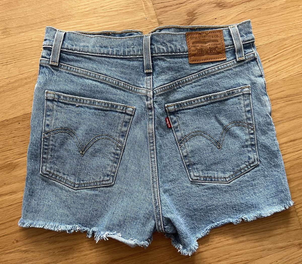 Levi's Pantaloni: Kurze Hose von Levis Gr. 27 – Usato da Winterthur venduto da Ste_Uho 1