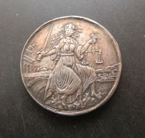 Verdienstmedaille Basel Justitia von Fecher 1690 Silber 23 g