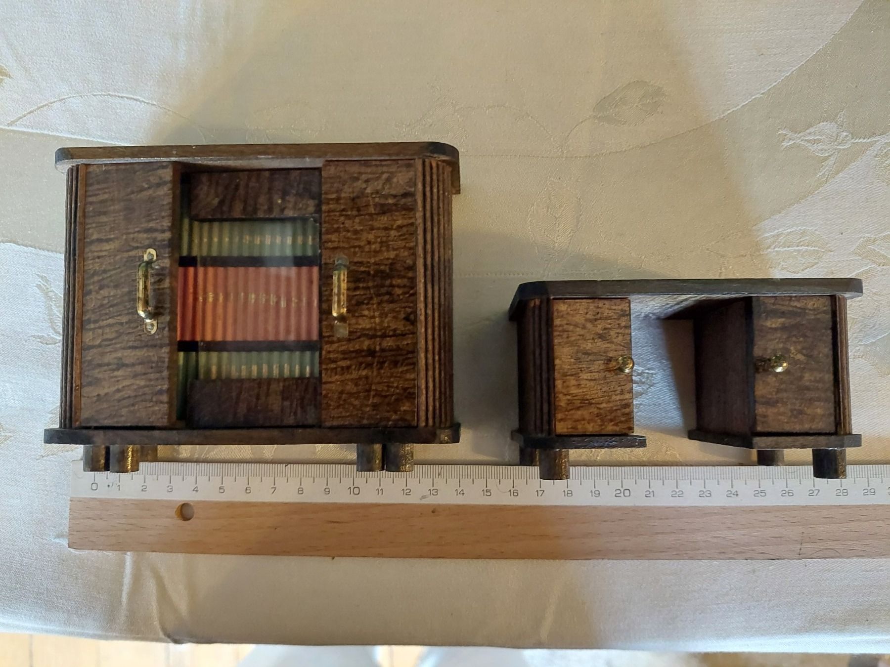 Case e mobili per bambole: Antikes herziges Puppenhauswohnzimmer – Usato da Otelfingen venduto da silver-moon 8