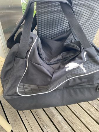 Puma Sporttasche schwarz guter Zustand