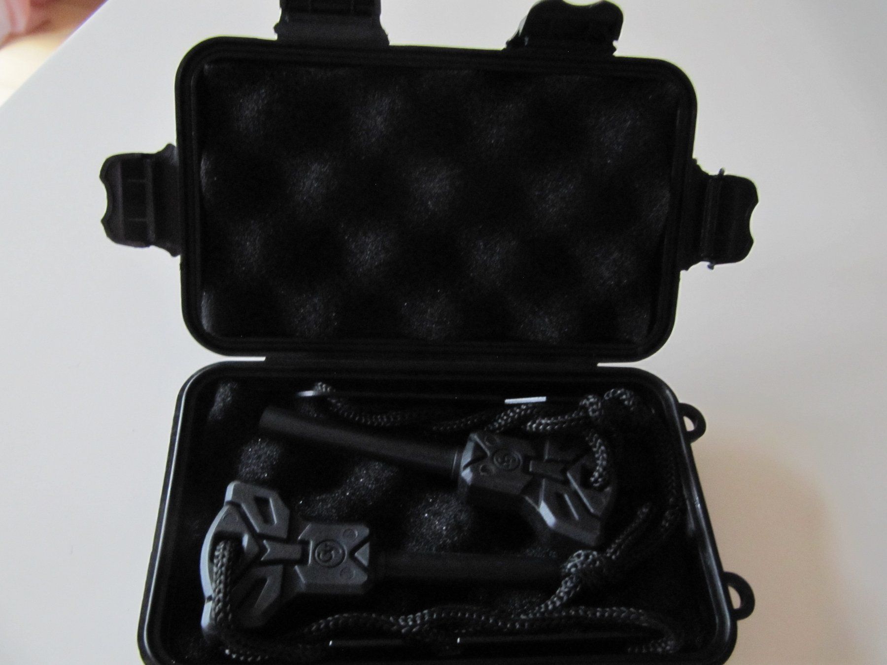 Tutti gli attrezzi: Outdoorbox mit 2 Feuerstarter – Nuovo (secondo la descrizione) da Basel venduto da Kuba2 3