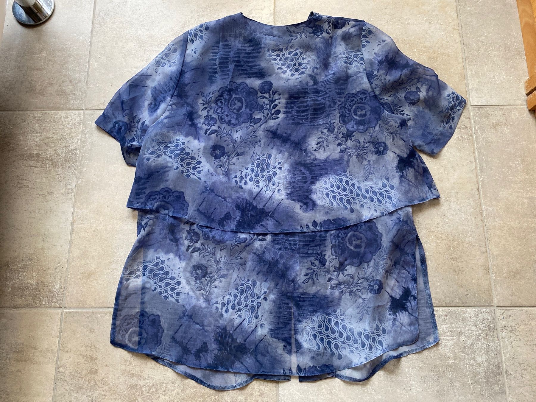 Costumi: Bluse mit Jupe – Usato da Bülach venduto da Jackybabue 4