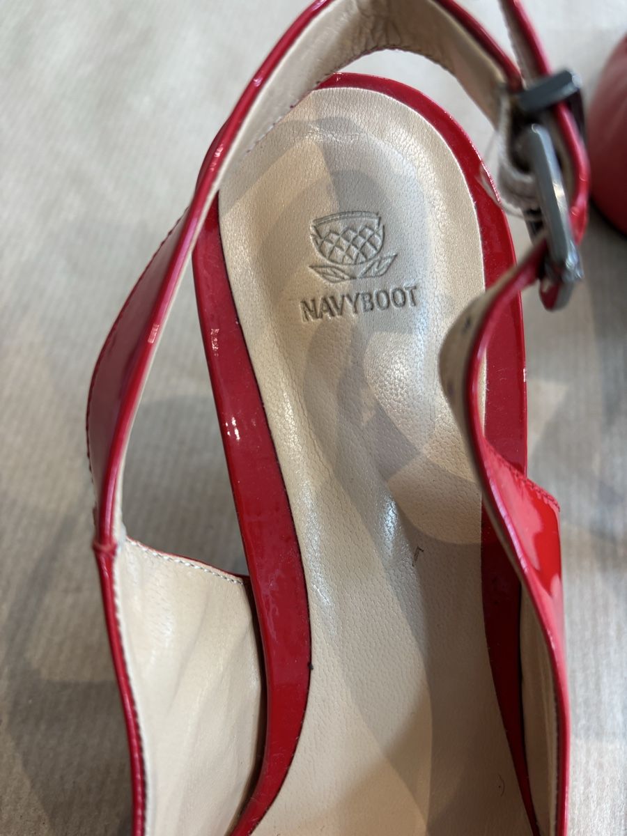 Navyboot Damenschuhe: Rote Lack-Pumps von Navyboot, Grösse 40, Absatz-Höhe 9cm – Neu (gemäss Beschreibung) aus Burgdorf von VouSchoen 6