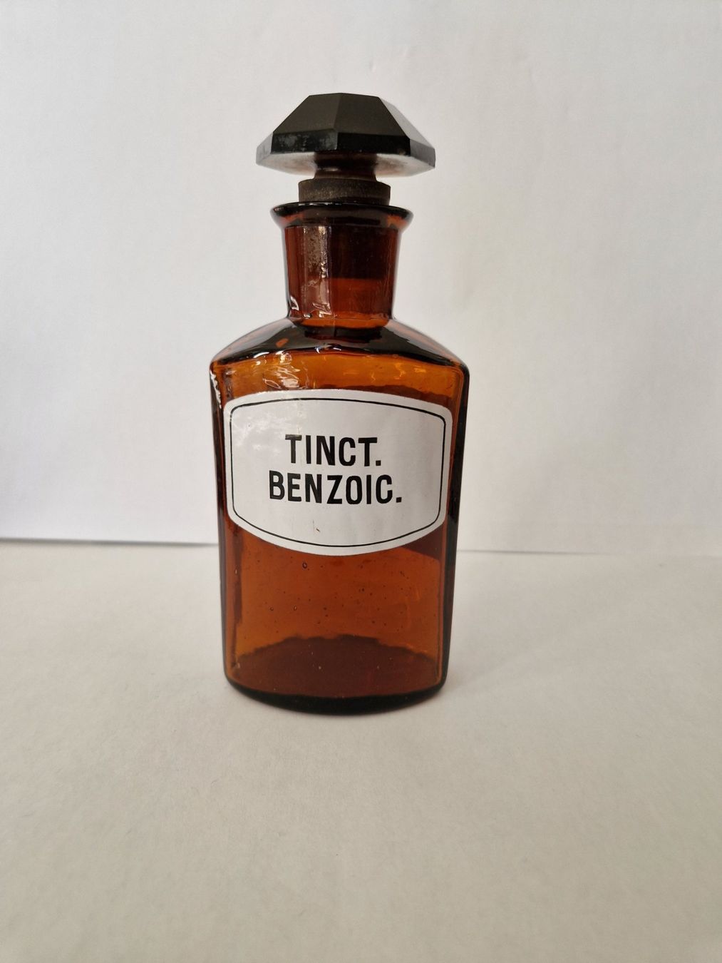 Accessori da laboratorio: Alte Apothekerflasche TINCT. BENZOIC – Usato da La Croix (Lutry) venduto da Lecollectioneur