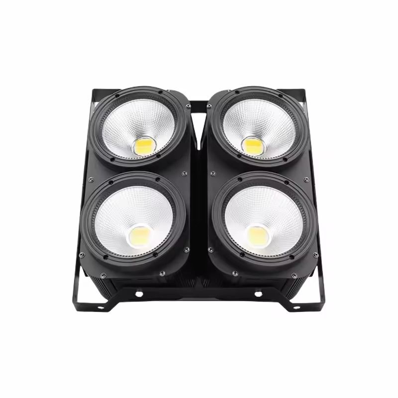 Lampade: 4x100W Audience Blinders 4 stuck with flight case – Usato da Effretikon venduto da vis_nfs5 1