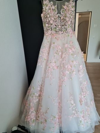 Hochzeitkleid von Cosmobella