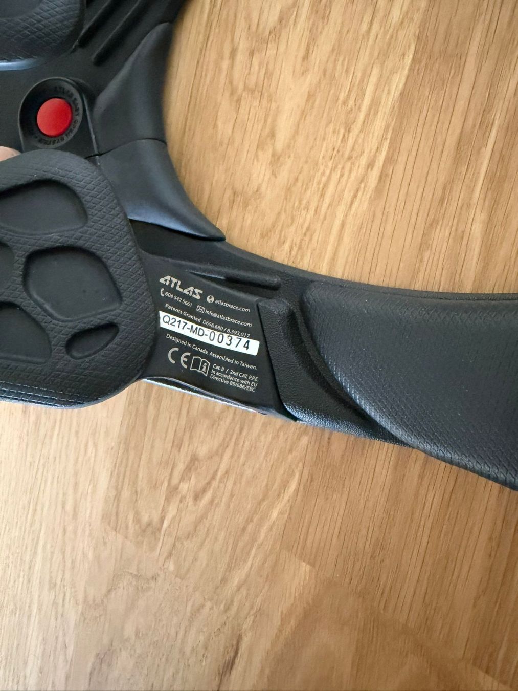Caschi & visiere: Nacken Brace – Usato da Gossau ZH venduto da Kadi95 1