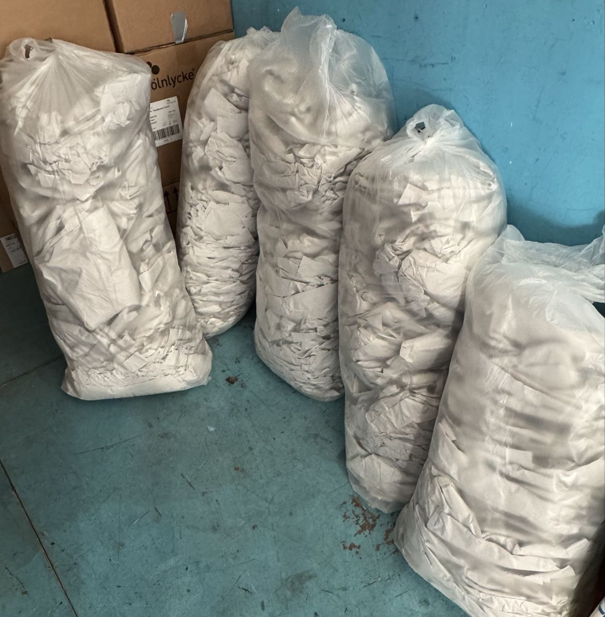 Papiere: Einpackmatrial  Seidenpapier 5 Sack  – Gebraucht aus Schlieren von Freundlich02