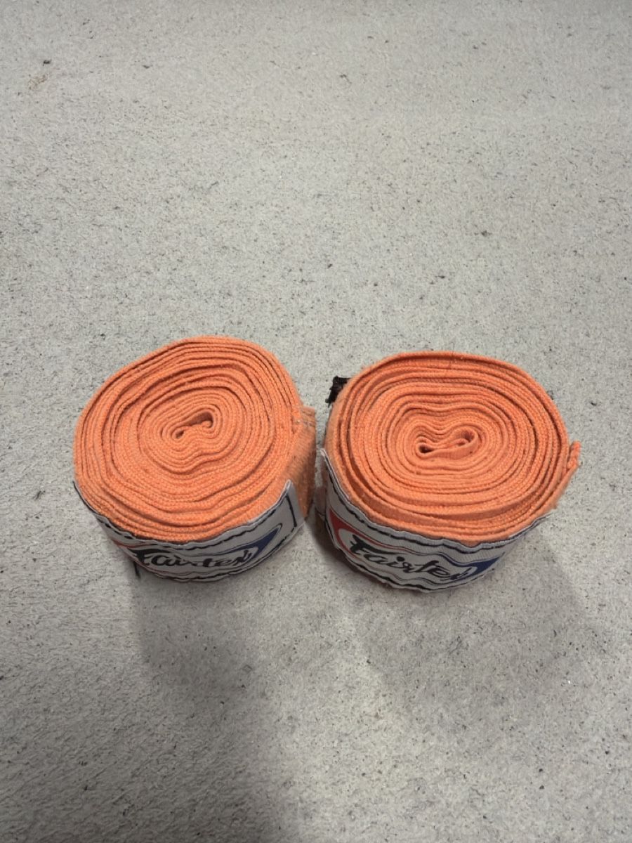 Schutz & Schoner: Bandagen Fairtex orange im Set gebraucht – Gebraucht aus Känerkinden von melbaumg 1