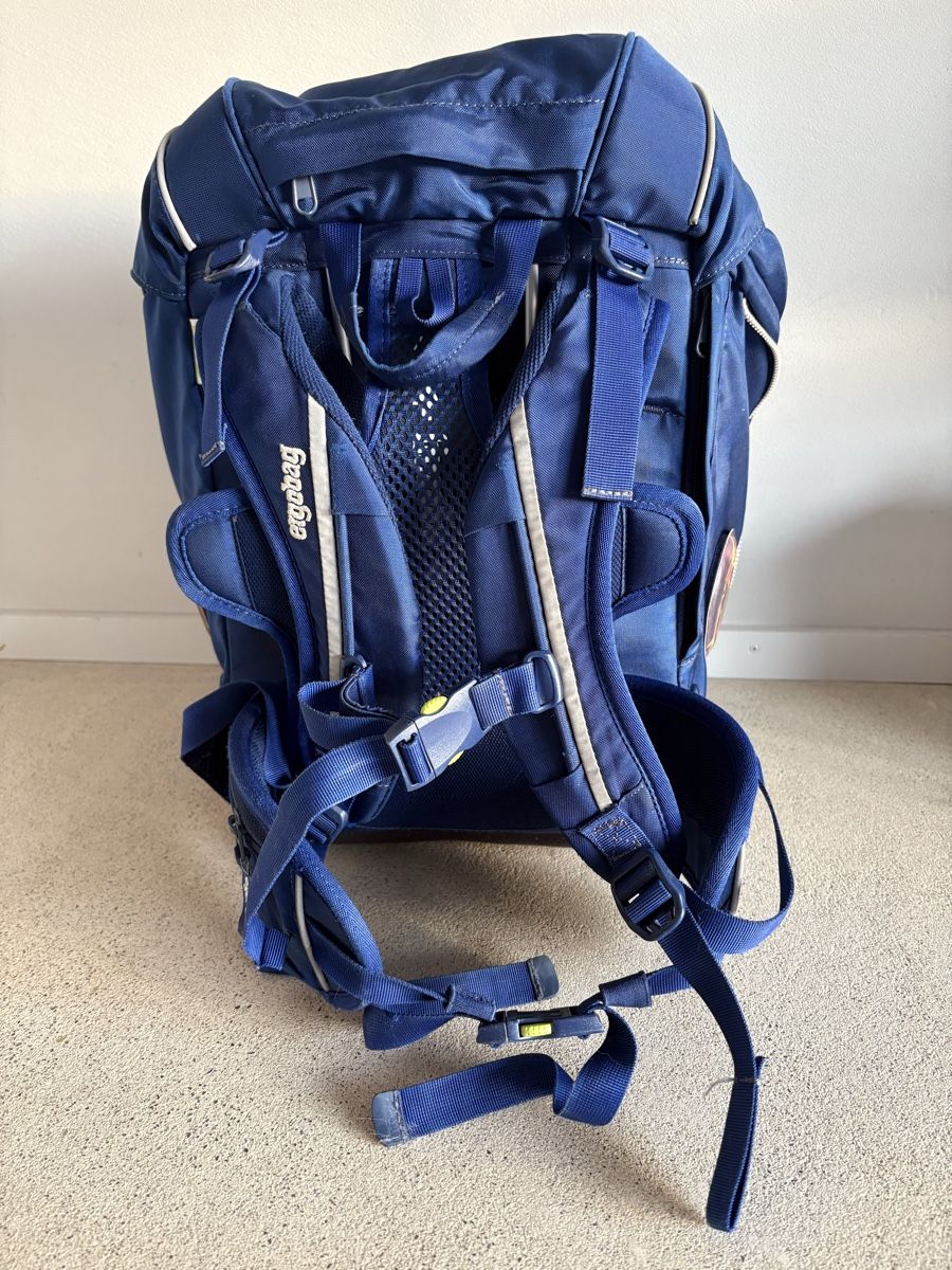 Ergobag Sacs & sacs à dos: Ergobag - Schulranzen, dunkelblau – D'occasion à Wettswil par Gig16 2