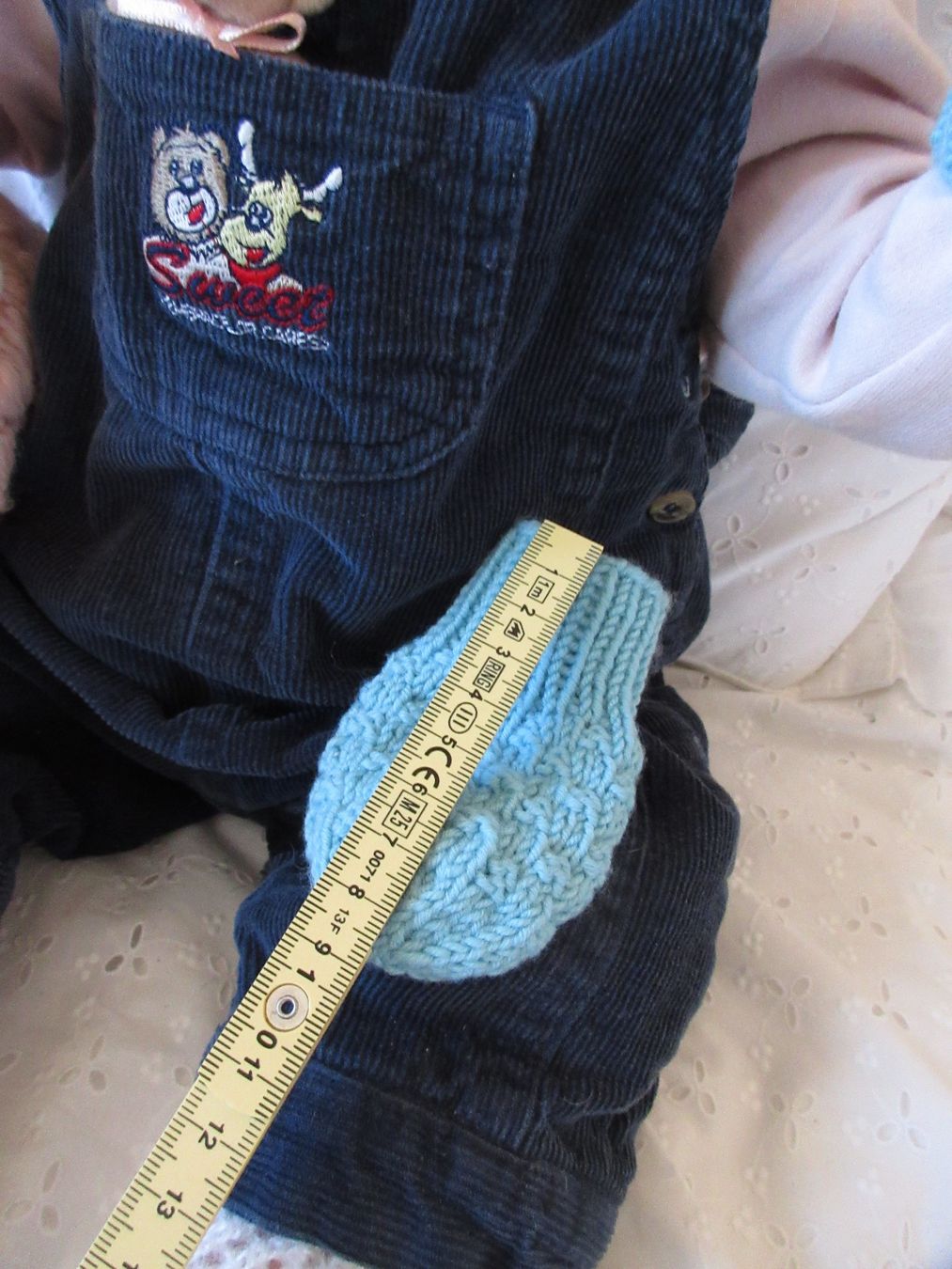 Kinderhandschuhe: Gestrickte Baby oder Puppen Handschuhe, Fäustlinge, hellblau – Gebraucht aus Egg b. Zürich von Mogli93 1