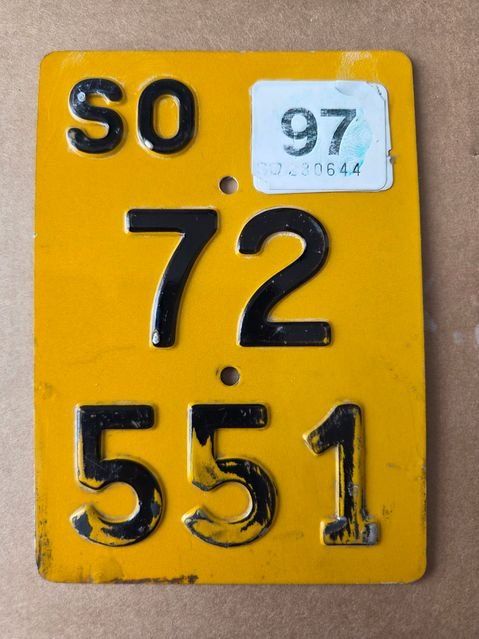 Sachs Insegne: Velonummer SO 97 gelb Mofanummer Plaque Mofa – Usato da Schenkon venduto da Uhu007