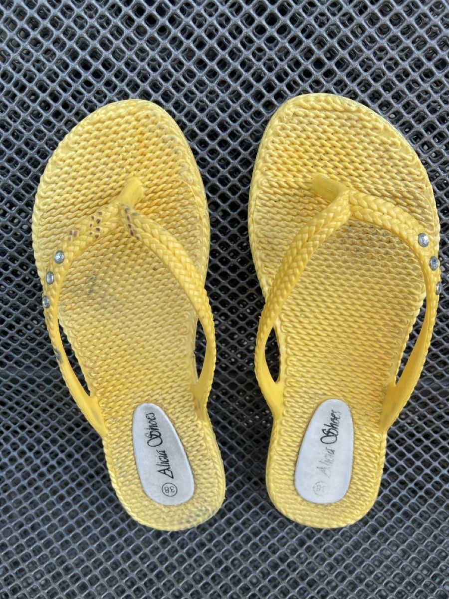 Damenschuhe: Flipflops gelb – Gebraucht aus Oberrieden von Boccia1981 1