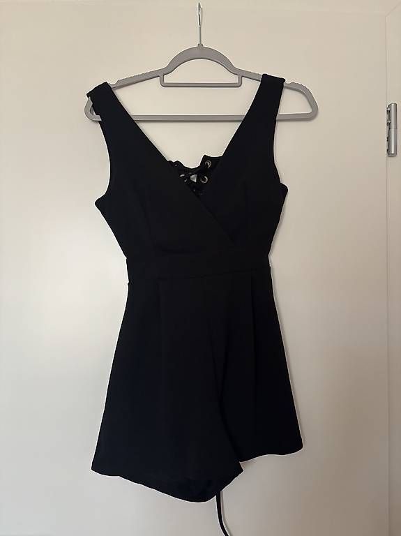 Jumpsuits: Kurzer Overall mit schönem Rücken – Gebraucht aus Niederwil AG von jul_xms5