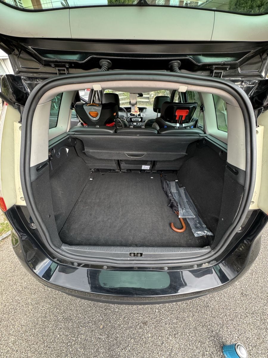 Renault Automobili: Renault Grand Scenic – Usato da Umiken venduto da Sen_x2tw 7