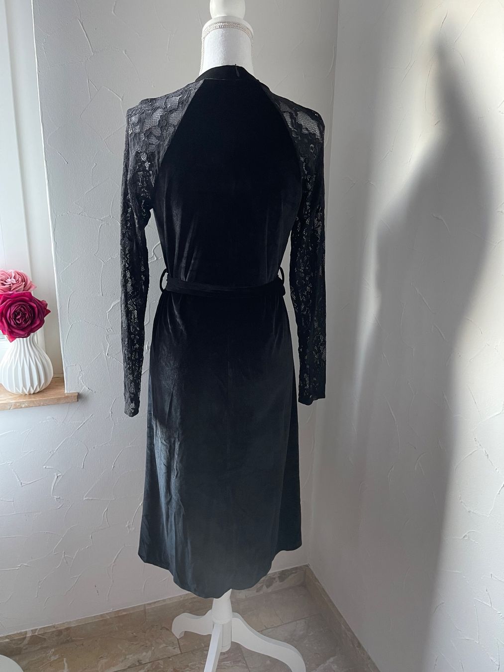 Shein Vestiti: Elastisches Samtkleid mit Spitzenärmeln XS – Nuovo (secondo la descrizione) da Dietikon venduto da Nieselchen 2