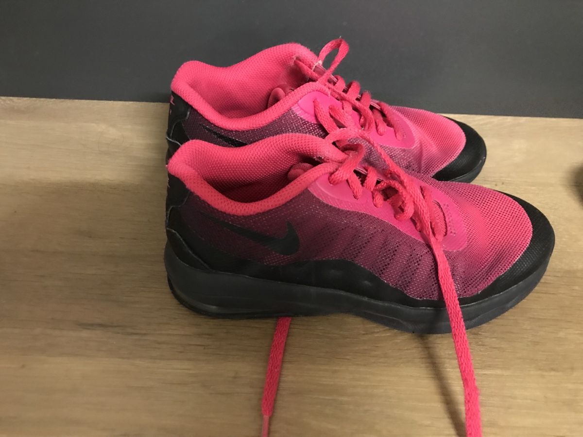 Schuhe für Mädchen: Nike Turnschuhe 31.5 – Gebraucht aus Waldkirch von son_wlp2