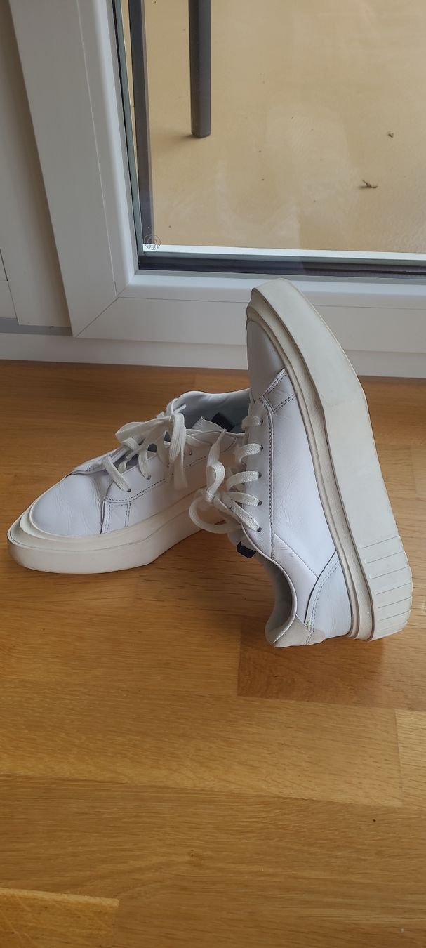 Adidas Damenschuhe: Sneaker Adidas HyperSleek iron 37/38 – Gebraucht aus Bern von hitomi112