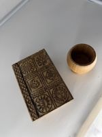 Holzschatulle mit Motiven und Schale aus Holz