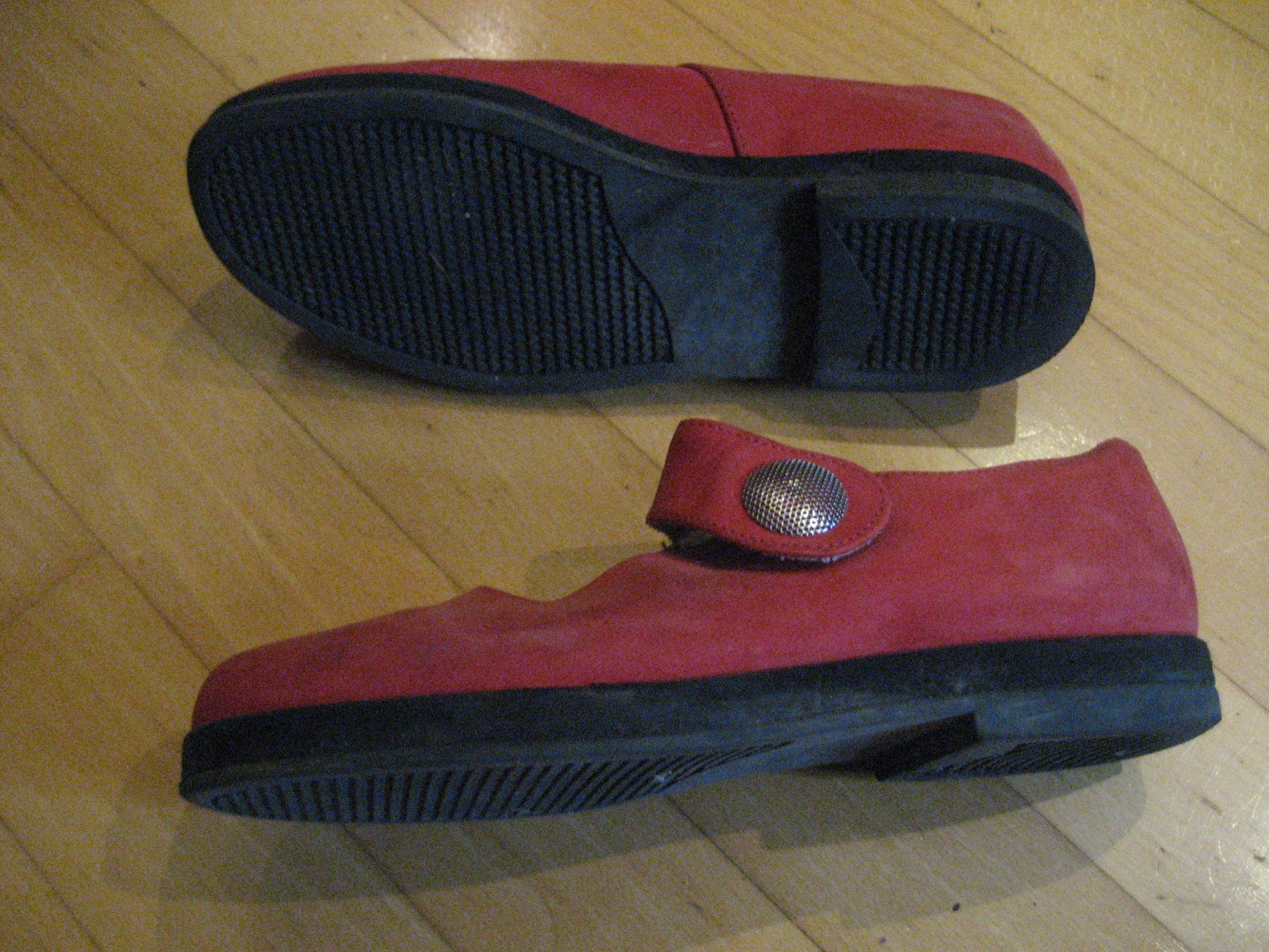 Scarpe da donna: Pumps, Wildleder, col. rot – Usato da Unterengstringen venduto da Olifant4 1