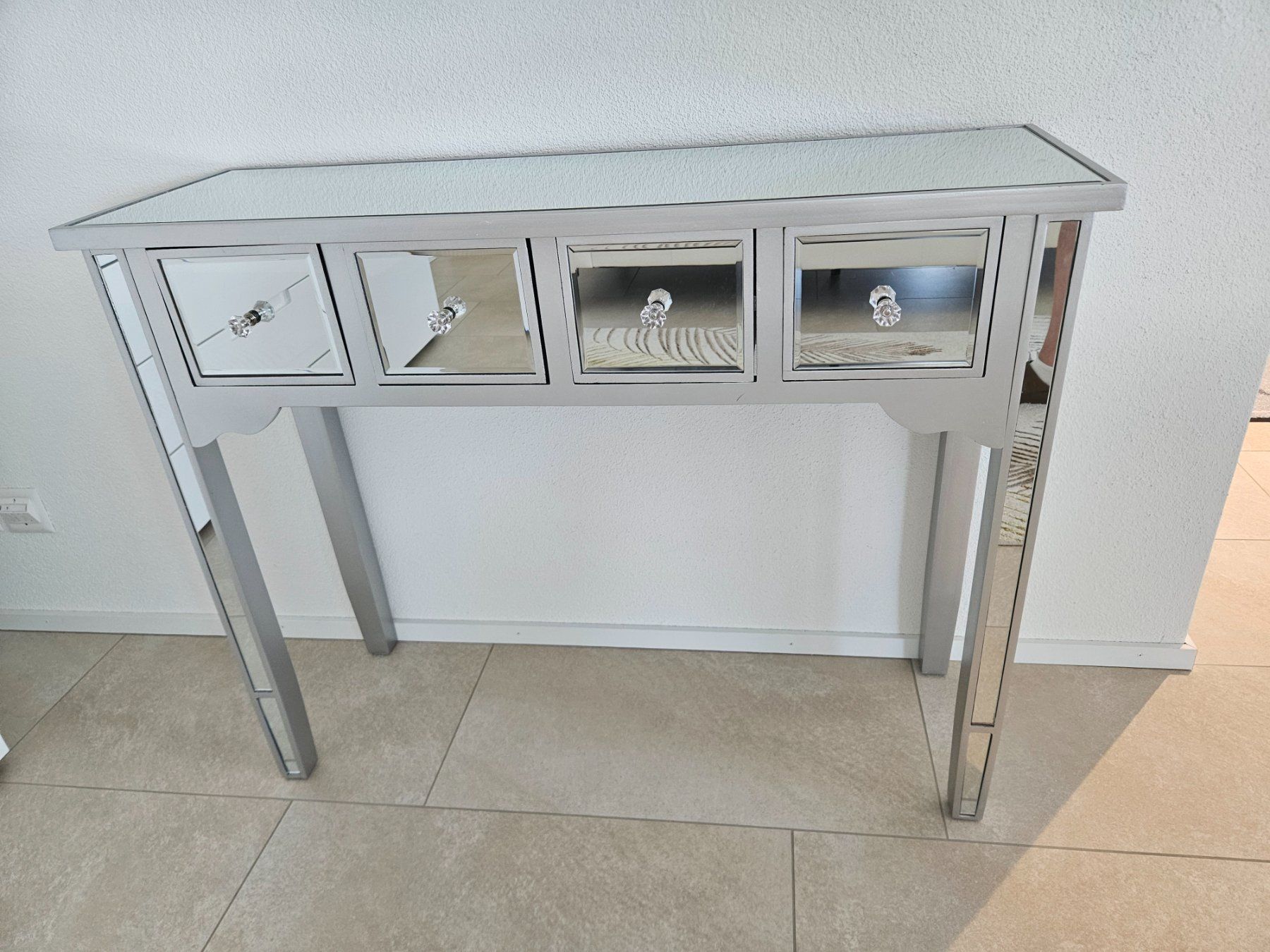 Commodes: Spiegel-Kommode mit 4 Schubladen – D'occasion à Adlikon b.Regensdorf par RENLAU