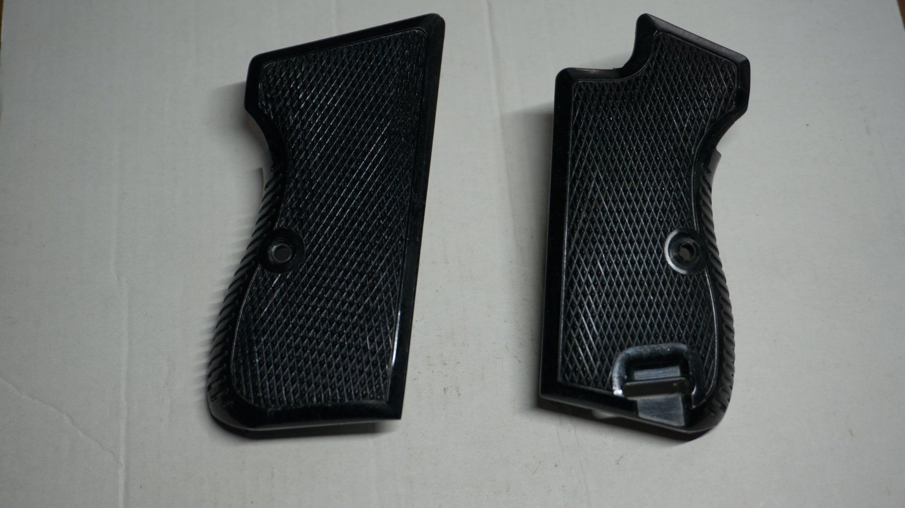 Sig Sauer Schützensport: Griffschalen zu SIG P 210 / P 49 – Gebraucht aus Münsingen von  5