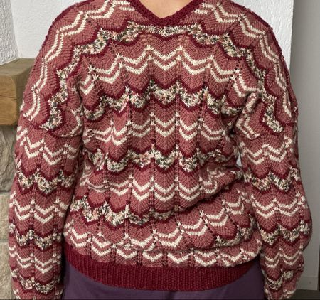 Handgestrickter Pullover aus 100% Wolle, V-Ausschnitt, Gr. M
