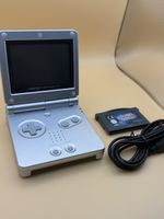 Nintendo Game Boy Advance SP Silber inkl. Kabel und Spiel