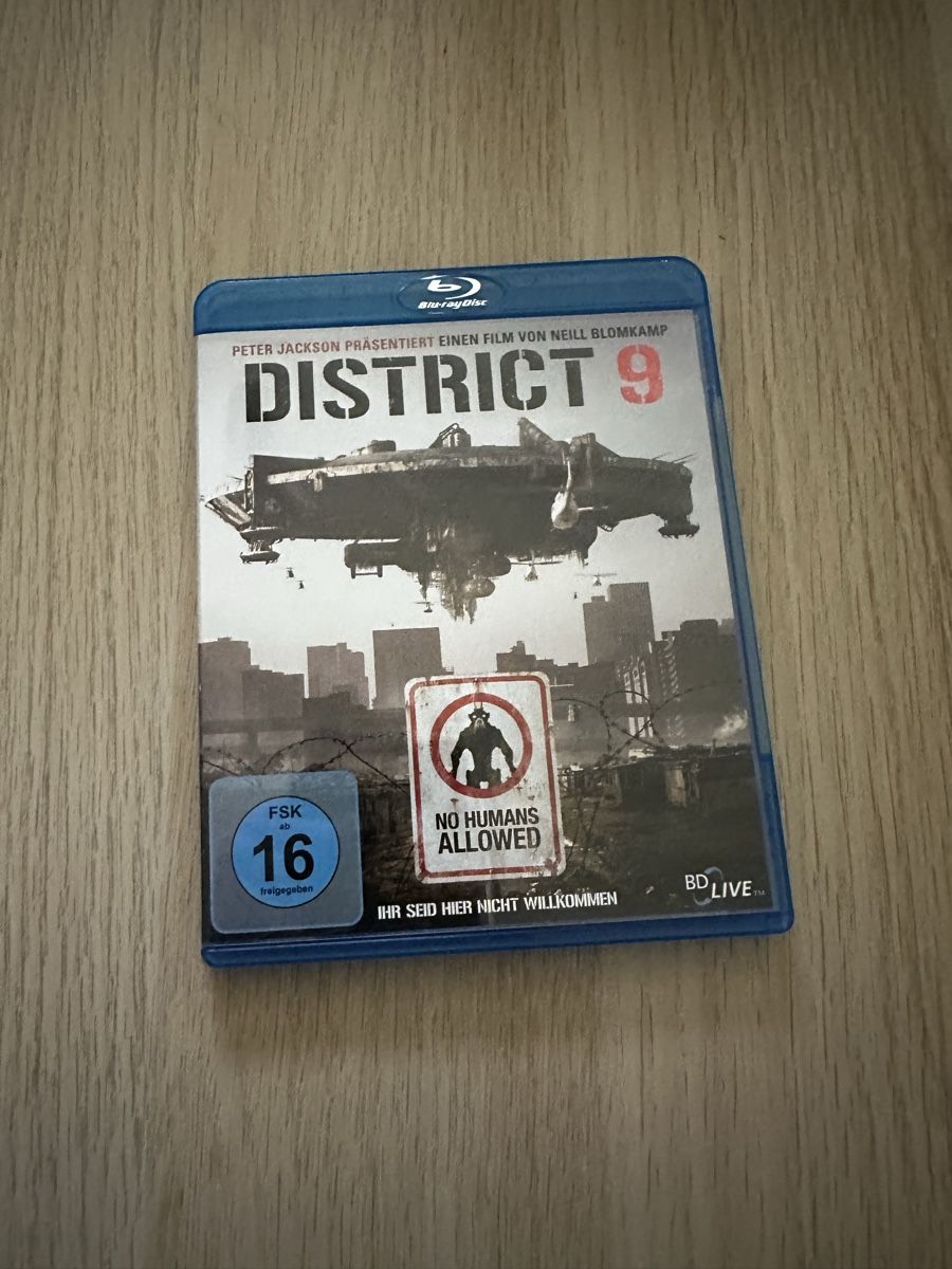Tous les DVDs: District 9 Blu-ray – D'occasion à Hombrechtikon par baersandro
