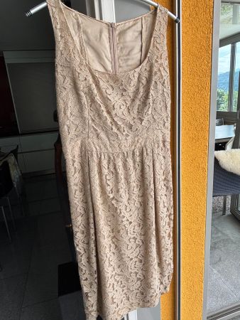 Kleid Grösse 34, gefüttert