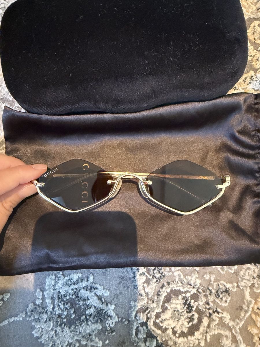 Gucci Brillen & Gläser: Gucci Sonnenbrille – Neu und originalverpackt aus Gossau ZH von shpresa105