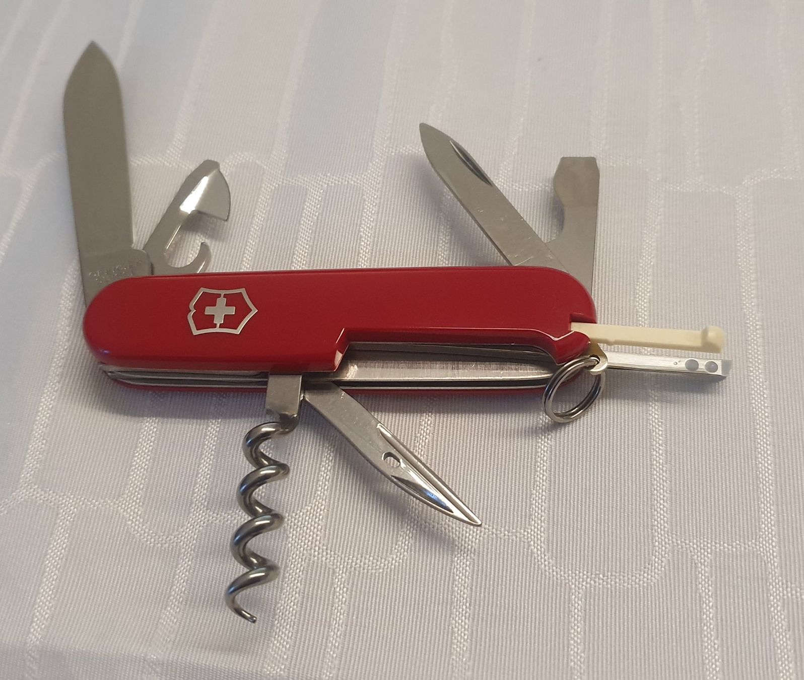 Victorinox Coltelli tascabile: 3 Victorinox Sackmesser mit Logo – Usato da Härkingen venduto da MarianneSi 6