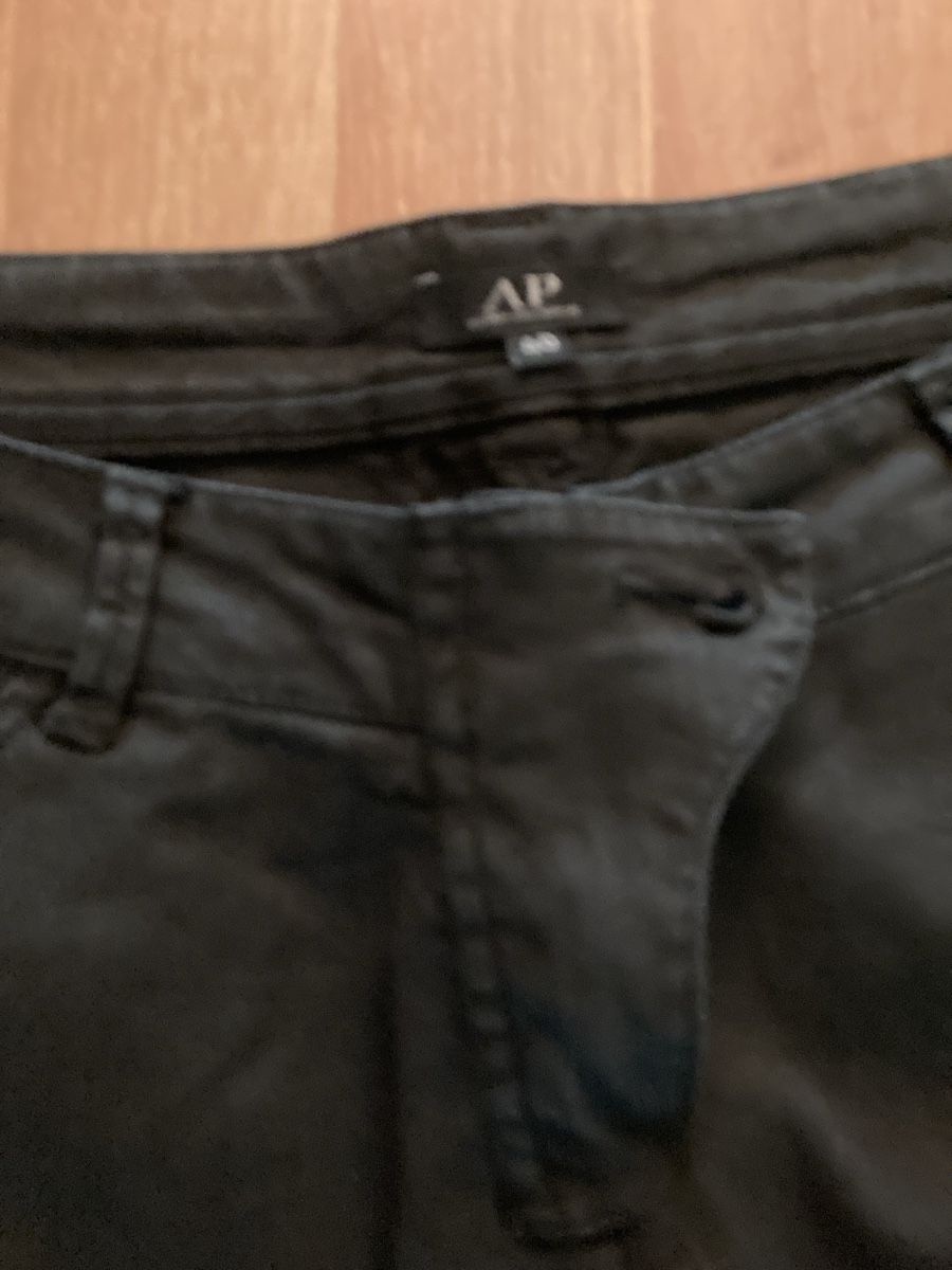 Pantaloni: Schwarze Hose Damen Gr. 40 – Usato da Emmenbrücke venduto da JJ_89 2
