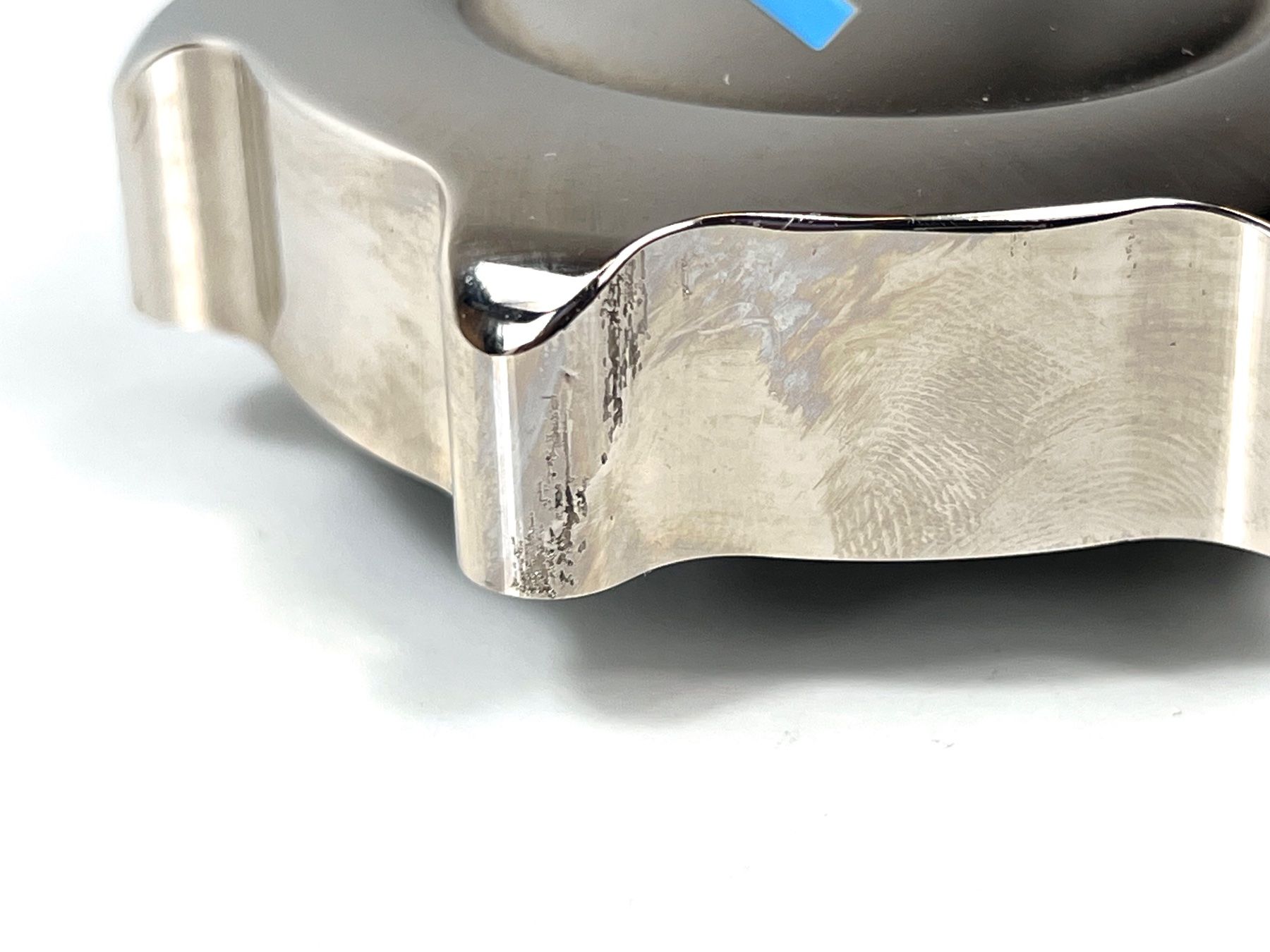 BMW Tutti pezzi di ricambio auto: BMW M Design Öldeckel Metall Chrom – Usato da Zürich venduto da Arche_Brockenhaus 6