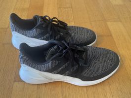 Adidas Hallenschuhe, 39 1/3