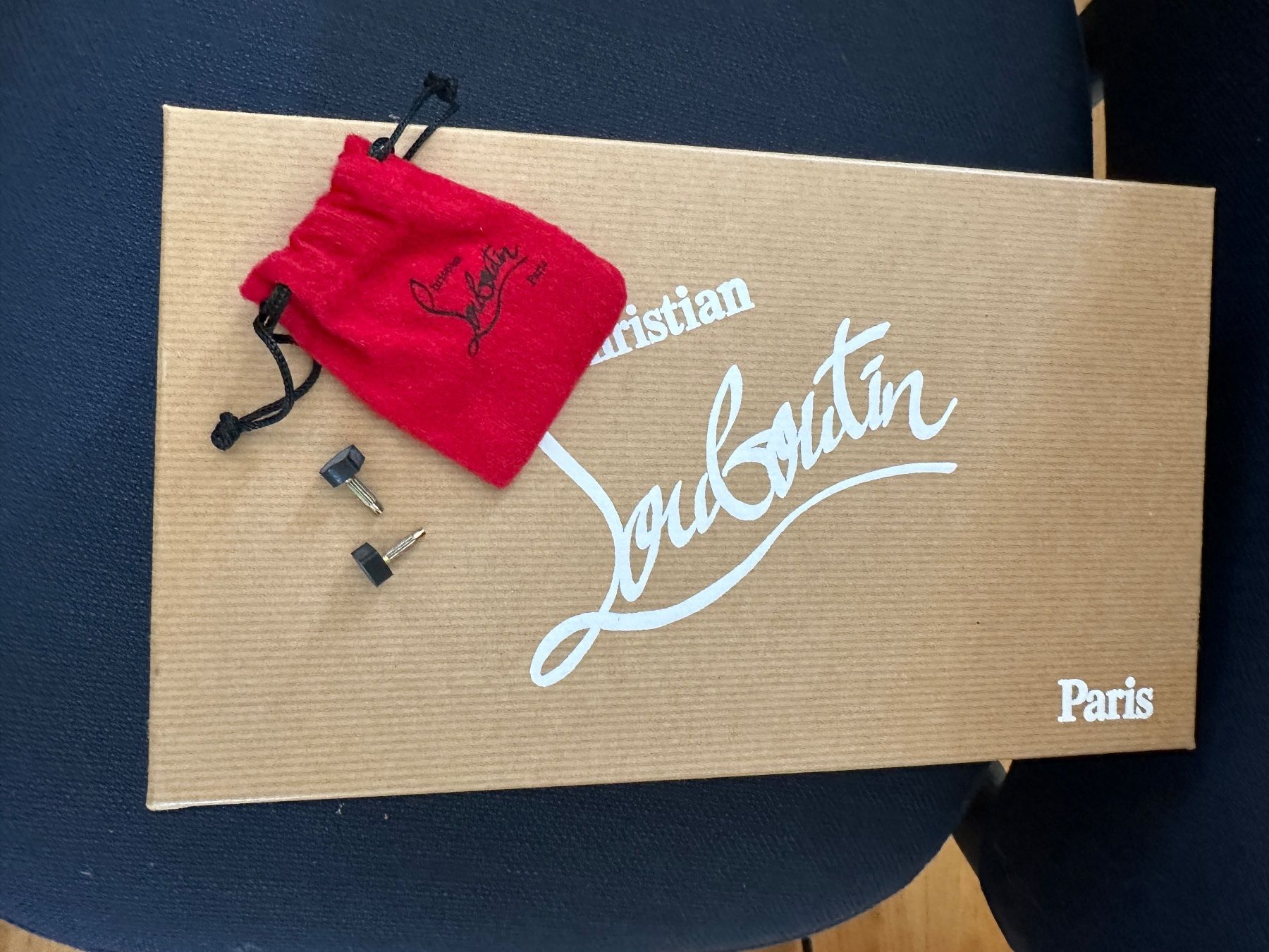 Christian Louboutin Damenschuhe: Original Christian Louboutin Simple Pumps - 38.5 – Gebraucht aus Basel von Ste_j5qf 5