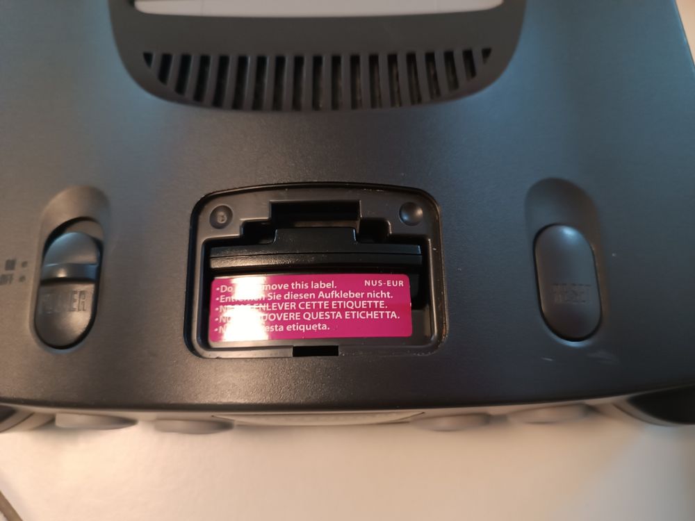 Nintendo Konsolen: N64 / Nintendo 64 Konsole mit 6 Games – Gebraucht aus  von  4