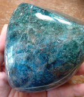 Apatite traitée bleue de madagascar