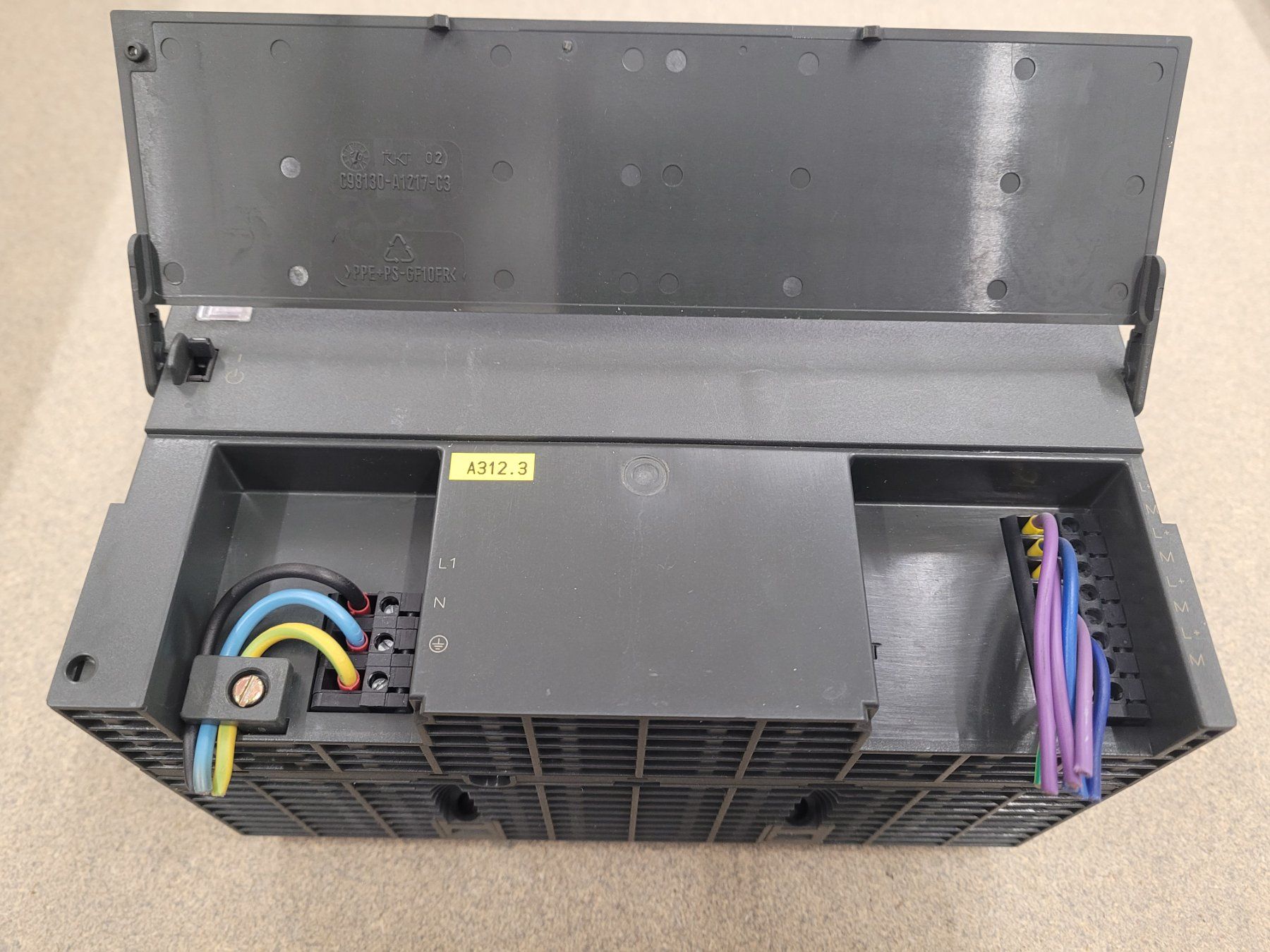 Siemens Componenti elettronici: Siemens SPS Simatic S7 / 6ES7 307-1KA00-0AA0 – Usato da Vitznau venduto da Night-Fire 1