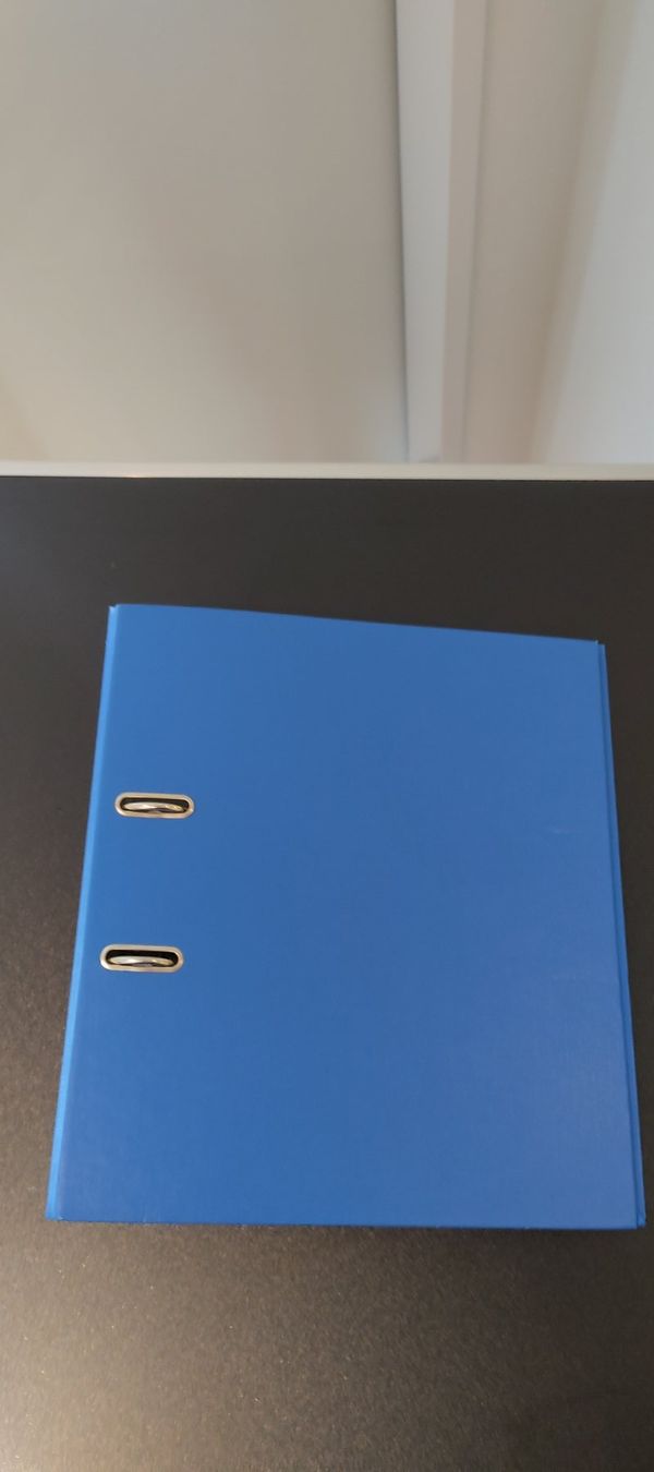 Classeurs: Ordner A4 Blau 75mm Breit mit Transparenthülle – D'occasion à Felben-Wellhausen par AWDienstleistungen