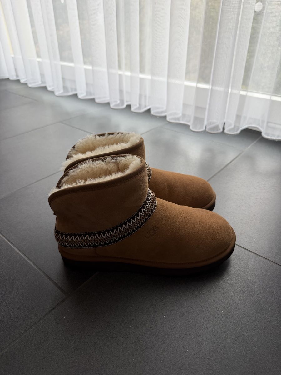 Ugg Damenschuhe: UGG Frauen Schuhe size 39 – Neu (gemäss Beschreibung) aus Lenzburg von Jet_mir 1