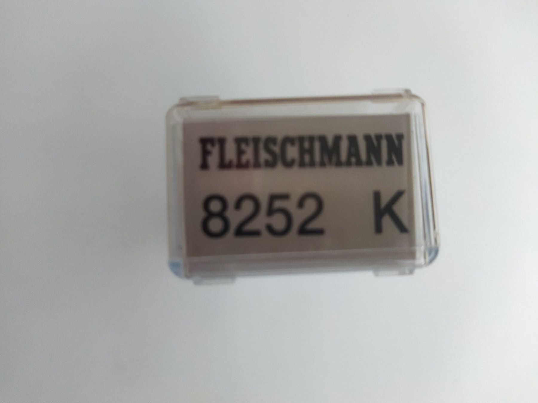 Fleischmann Modelleisenbahnen: Containertragwagen "Cargo" der SBB von Fleischmann N – Neu und originalverpackt aus La Chaux-de-Fonds von Sekado 1