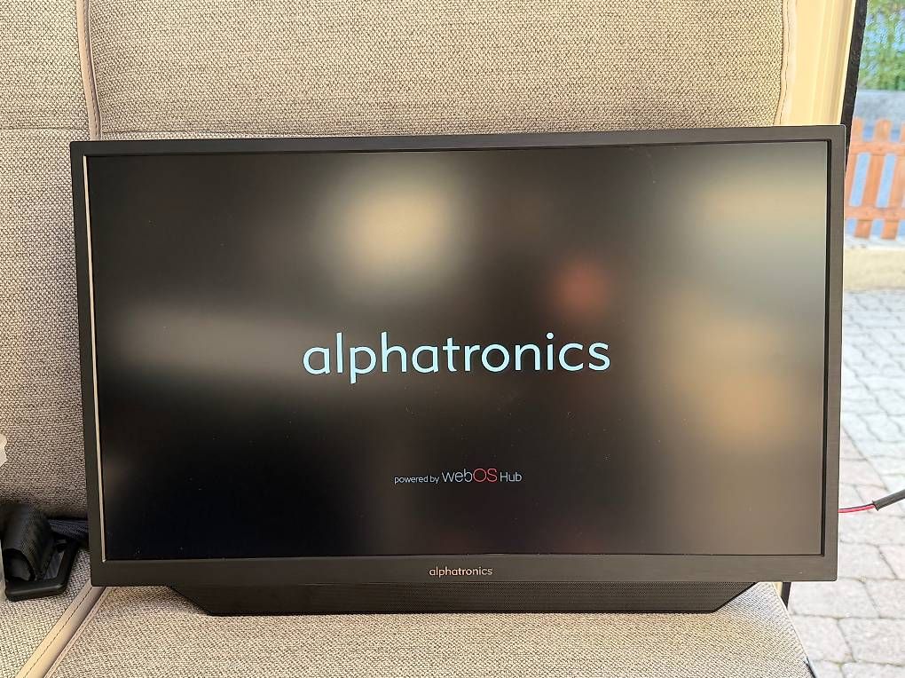 Appareils TV: alphatronics SLA-24 DW Smart-Tv – D'occasion à Rickenbach SO par Bazoka13