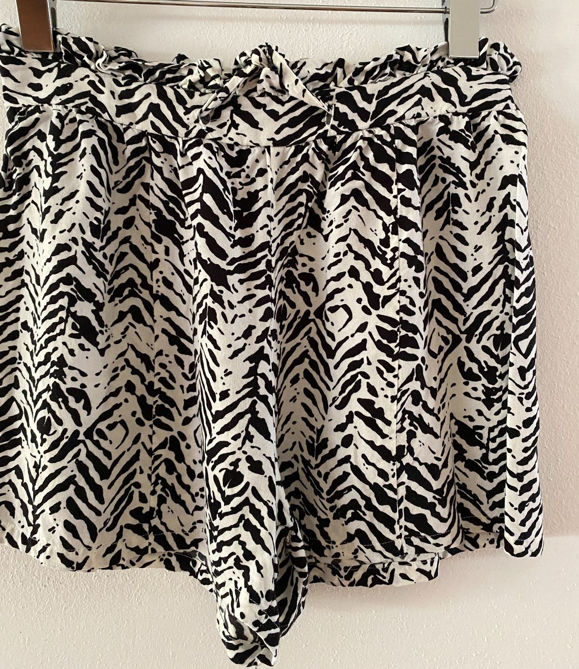 Pantaloni: Zebra Shorts, Sommerlich luftig, Grösse 8! – Usato da Wohlen b. Bern venduto da cookiemonster