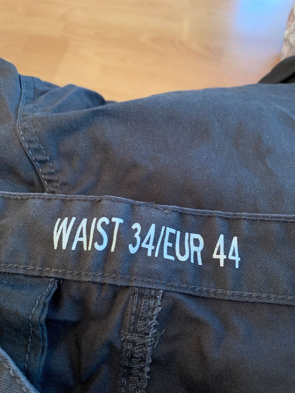 Pantaloni: Bermuda gris homme taille 34 – Usato da MEYRIN venduto da Gwendo10 2