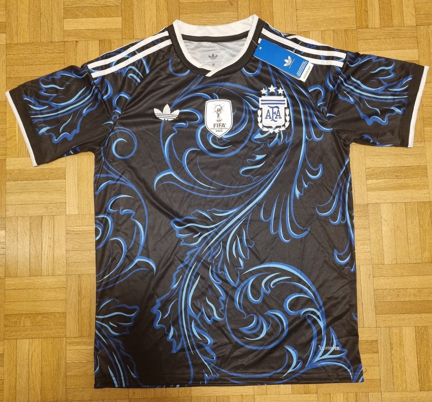 Adidas Canottiere & Pantaloni: Argentinien Trikot - Neu – Nuovo e nell'imballaggio originale da Zürich venduto da GorilKing